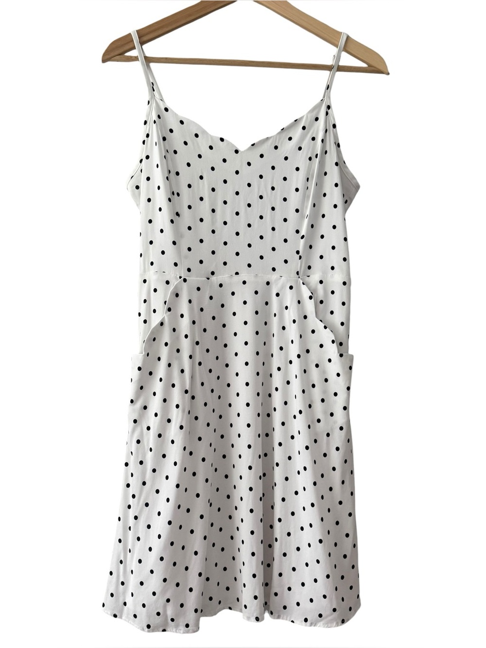 41 Hawthorn Beatriz Scallop Detail Dress White Black Polka Dots